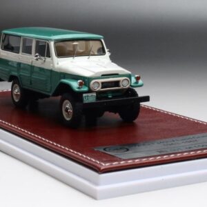Toyota FJ45 V Land Cruiser green